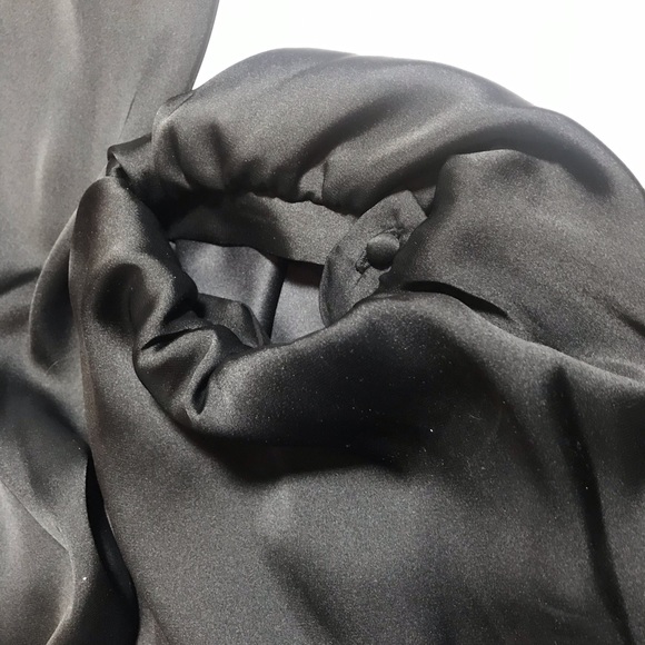 PRICE FIRM NO DISCOUNTS BCBG Slinky Mini LBD size 6 Balloon sleeves - Picture 6 of 6